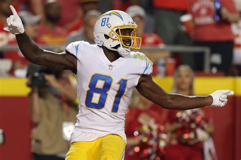 Jets HC Provides Huge Update on Mike Williams' Week 1 Status.